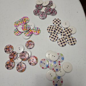 Botones de madera pintados X 50 UNIDADES